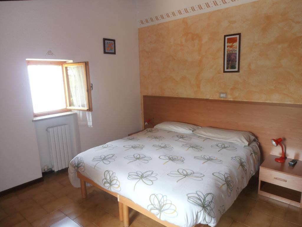 Agriturismo La Part San Zeno di Montagna Phòng bức ảnh